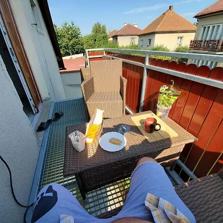 Atypicky Podkrovni Schody Do Nebe Lägenhet